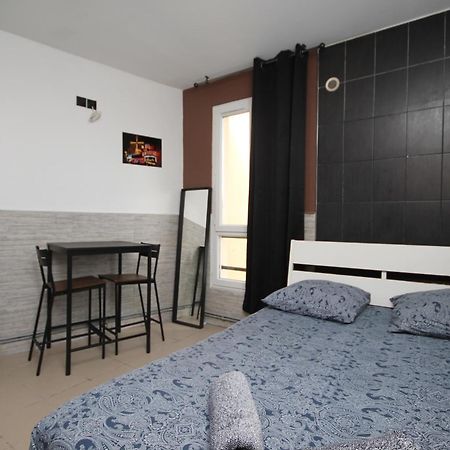 04 - Chambre Avec Lit Double Proche Paris Et Transports Wifi Σαιν-Ντενί Εξωτερικό φωτογραφία