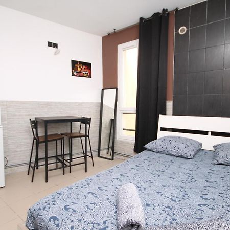 04 - Chambre Avec Lit Double Proche Paris Et Transports Wifi Σαιν-Ντενί Εξωτερικό φωτογραφία